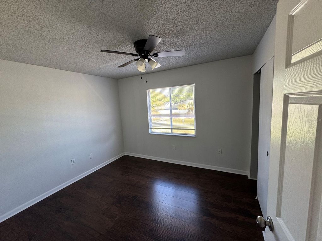 Image 10 of property listing at 525 CONWAY ROAD 220, Orlando, FL 32807