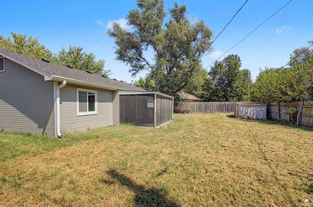 2216 Spain Drive, Manhattan, KS 66502