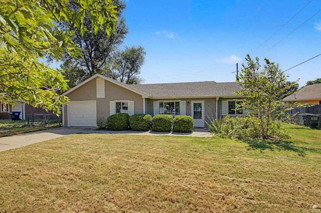 2216 Spain Drive, Manhattan, KS 66502