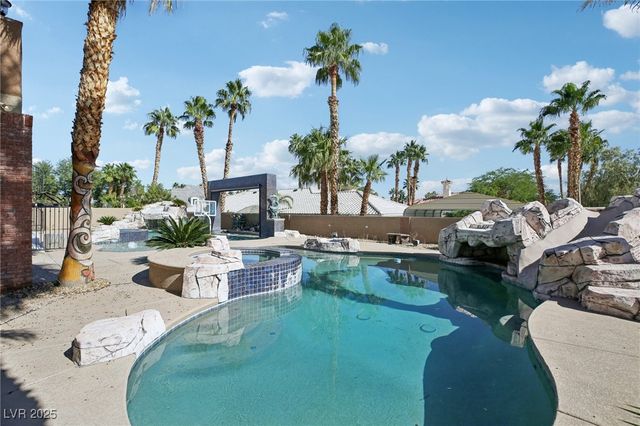 3622 Mooncrest Circle, Las Vegas, NV 89129