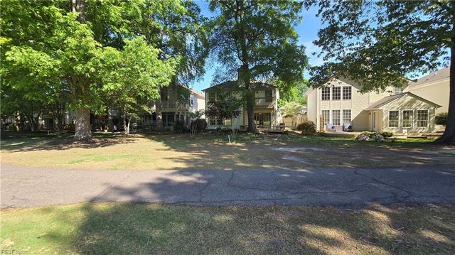 114 Sarazen CT, Newport News, VA 23602