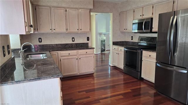 114 Sarazen CT, Newport News, VA 23602