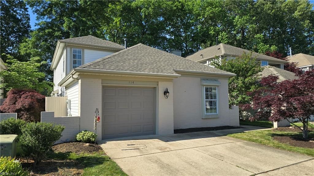 114 Sarazen CT, Newport News, VA 23602