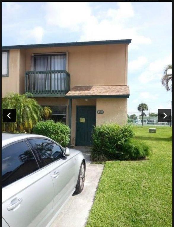 4901 Pier Drive, Greenacres, FL 33463