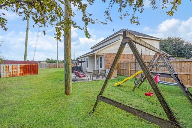 1202 Collier Point Lane, Fresno, TX 77545