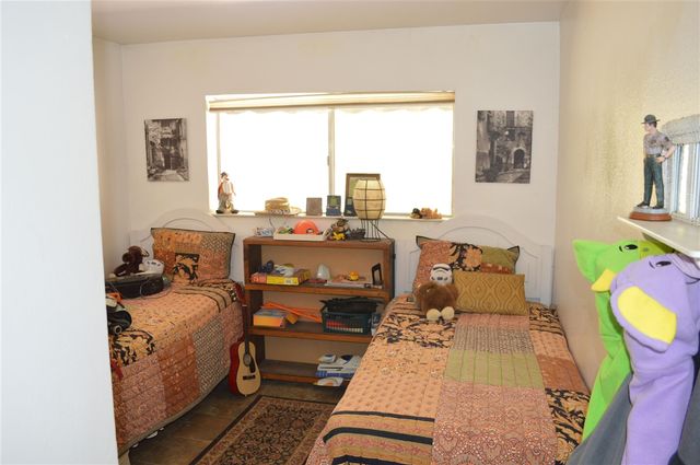 6337 Cerro Sierra, Greeley Hills, CA 95311