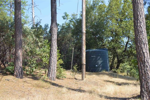 6337 Cerro Sierra, Greeley Hills, CA 95311