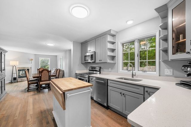 381 Linebrook Rd, Ipswich, MA 01938