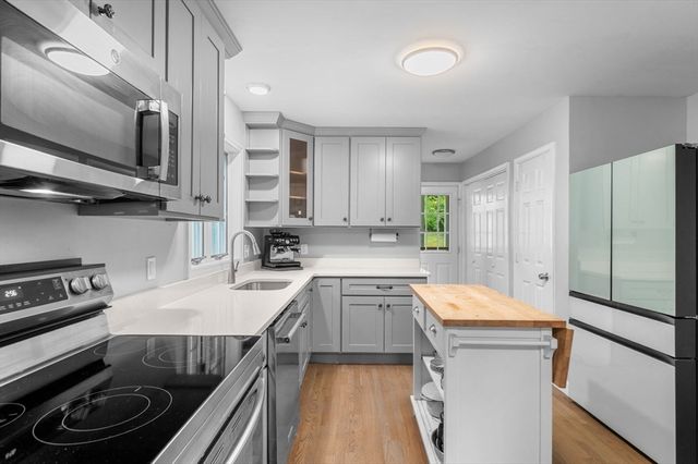 381 Linebrook Rd, Ipswich, MA 01938