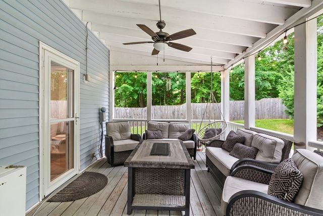 381 Linebrook Rd, Ipswich, MA 01938