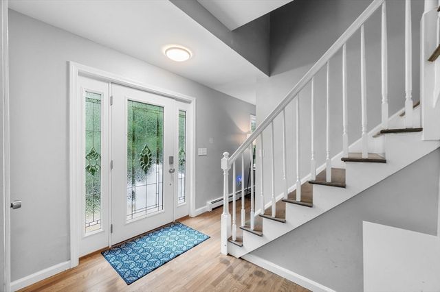 381 Linebrook Rd, Ipswich, MA 01938