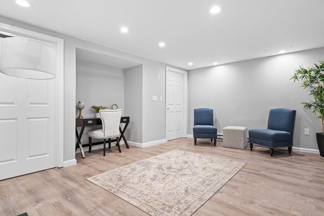 381 Linebrook Rd, Ipswich, MA 01938