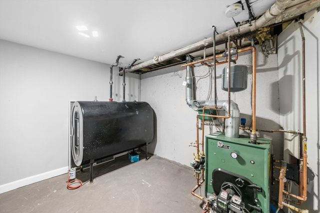381 Linebrook Rd, Ipswich, MA 01938