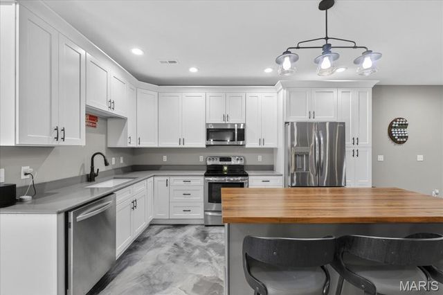 60 S Creek Drive, Moscow Mills, MO 63362