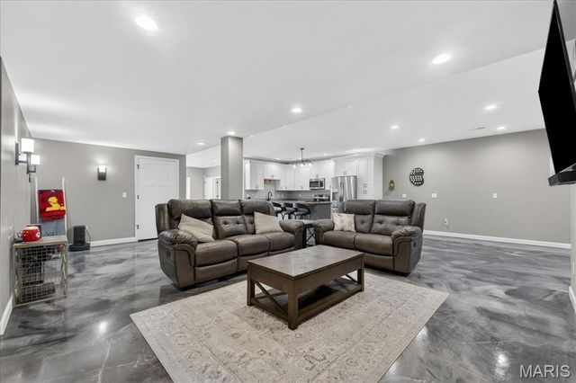 60 S Creek Drive, Moscow Mills, MO 63362