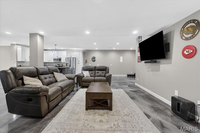 60 S Creek Drive, Moscow Mills, MO 63362