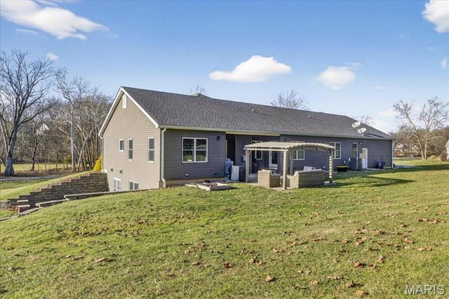 60 S Creek Drive, Moscow Mills, MO 63362