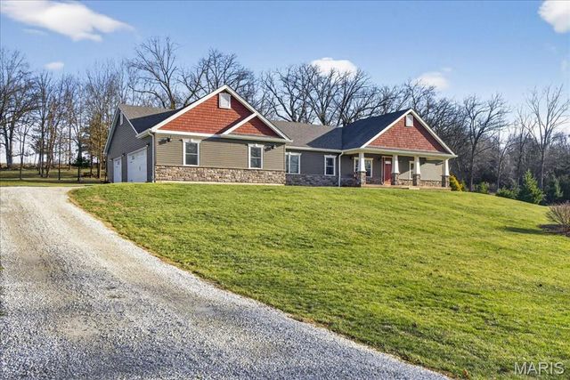 60 S Creek Drive, Moscow Mills, MO 63362