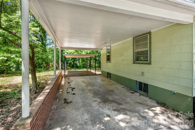 412 Eastside Drive, Statesville, NC 28625