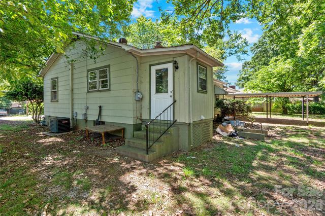 412 Eastside Drive, Statesville, NC 28625