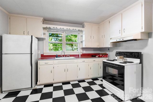 412 Eastside Drive, Statesville, NC 28625