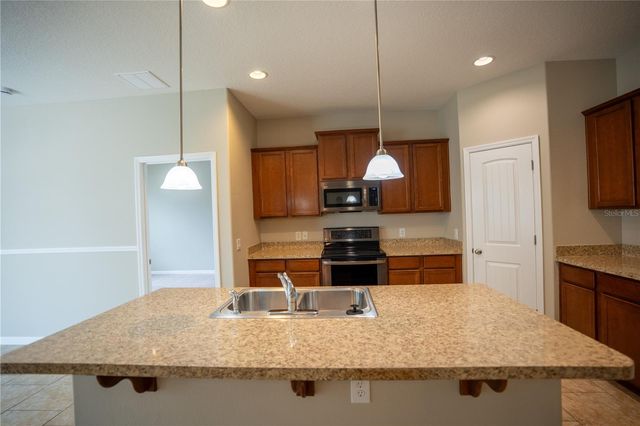 1860 SKYVIEW DRIVE, Auburndale, FL 33823