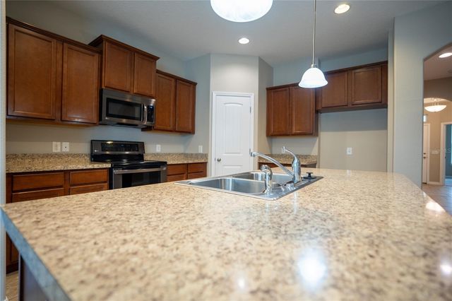 1860 SKYVIEW DRIVE, Auburndale, FL 33823