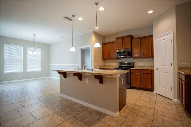 1860 SKYVIEW DRIVE, Auburndale, FL 33823