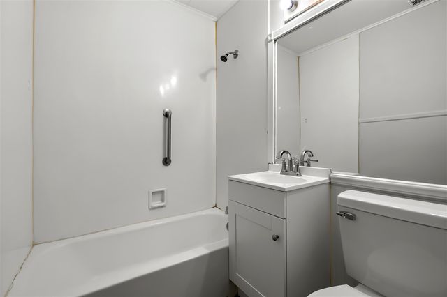 826 Fulton Street, Kalamazoo, MI 49001