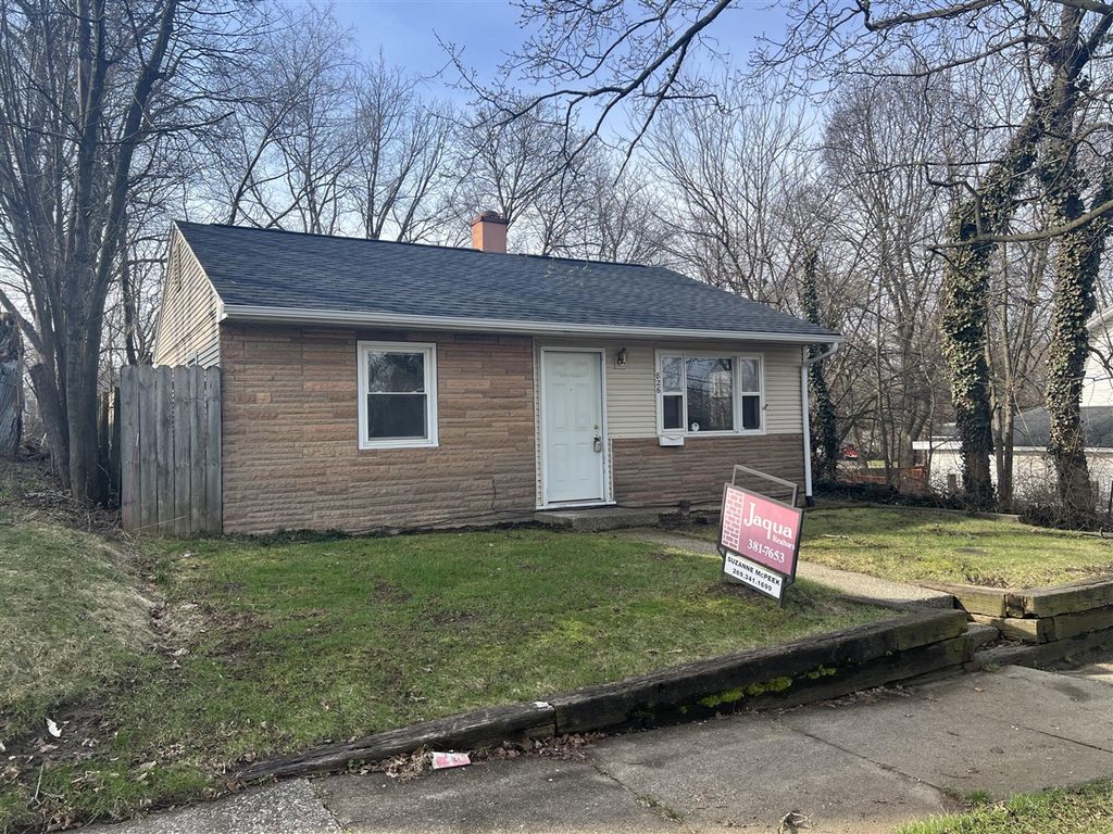 826 Fulton Street, Kalamazoo, MI 49001