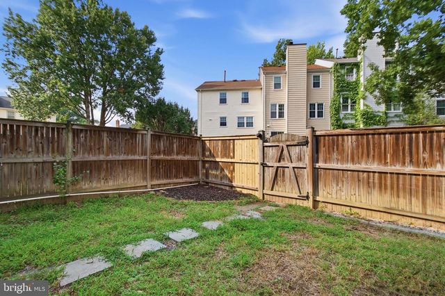7810 LAKE PLEASANT DR, Springfield, VA 22153