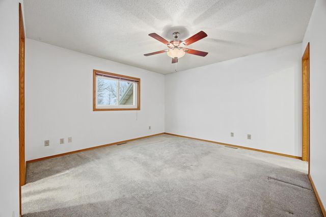 1202 41st Avenue N, Fargo, ND 58102