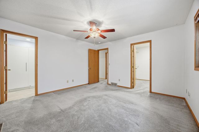 1202 41st Avenue N, Fargo, ND 58102