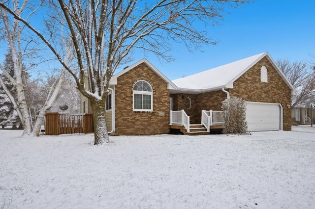 1202 41st Avenue N, Fargo, ND 58102