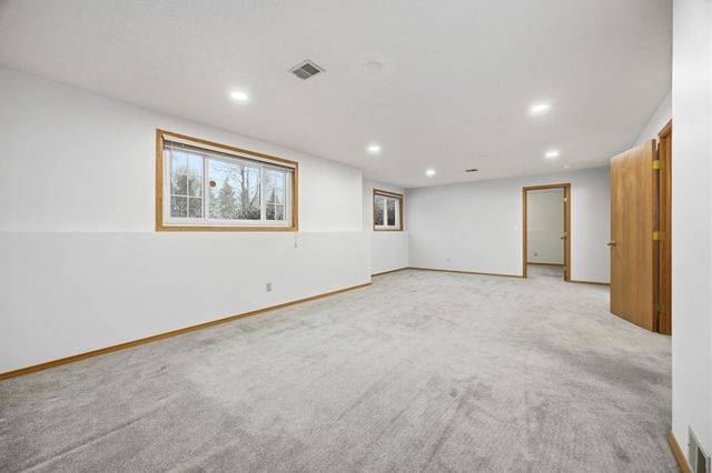 1202 41st Avenue N, Fargo, ND 58102