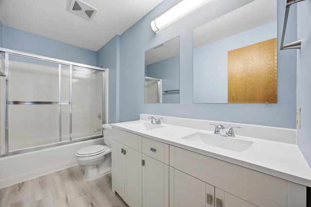 1202 41st Avenue N, Fargo, ND 58102