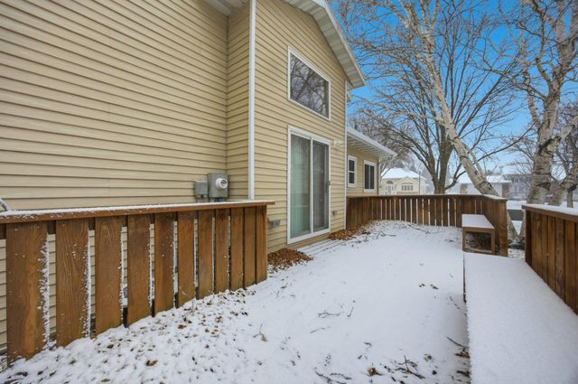 1202 41st Avenue N, Fargo, ND 58102