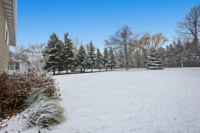 1202 41st Avenue N, Fargo, ND 58102