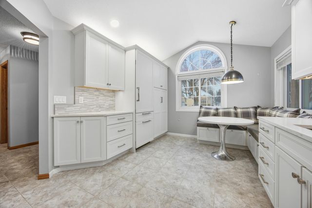 1202 41st Avenue N, Fargo, ND 58102