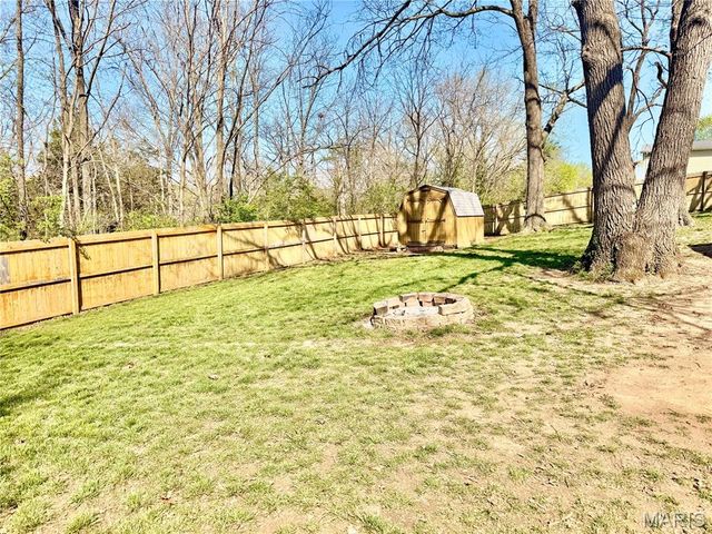 919 N 7th Street, De Soto, MO 63020