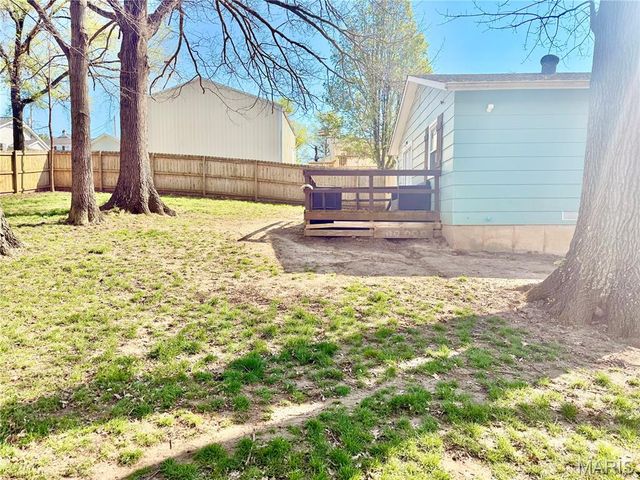 919 N 7th Street, De Soto, MO 63020