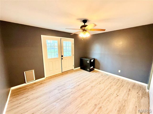 919 N 7th Street, De Soto, MO 63020