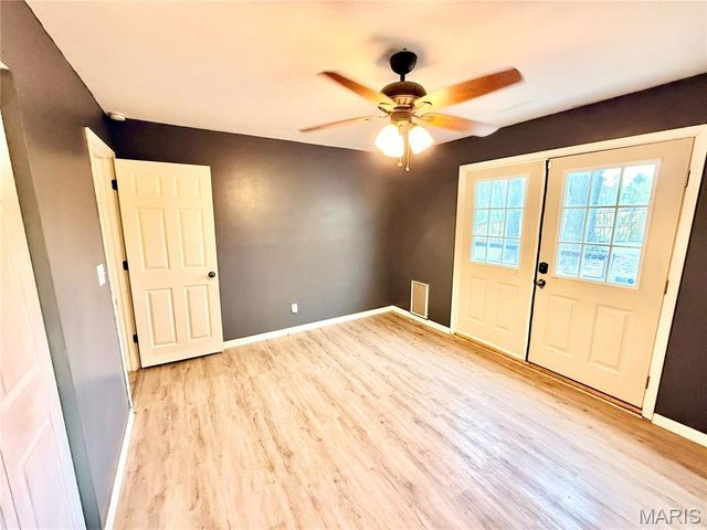 919 N 7th Street, De Soto, MO 63020