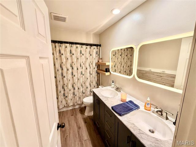919 N 7th Street, De Soto, MO 63020