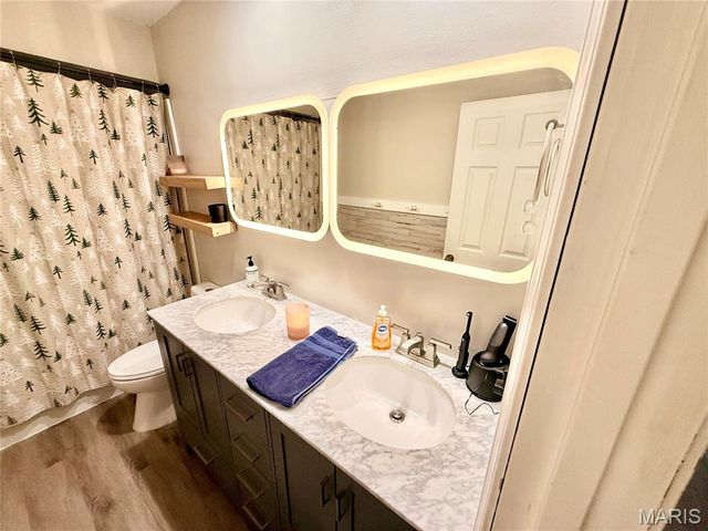 919 N 7th Street, De Soto, MO 63020