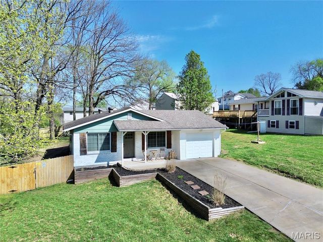919 N 7th Street, De Soto, MO 63020