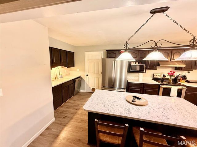 919 N 7th Street, De Soto, MO 63020
