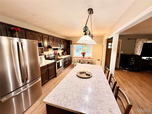 919 N 7th Street, De Soto, MO 63020