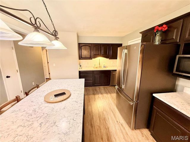 919 N 7th Street, De Soto, MO 63020