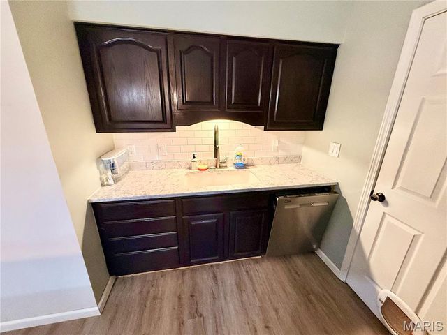 919 N 7th Street, De Soto, MO 63020